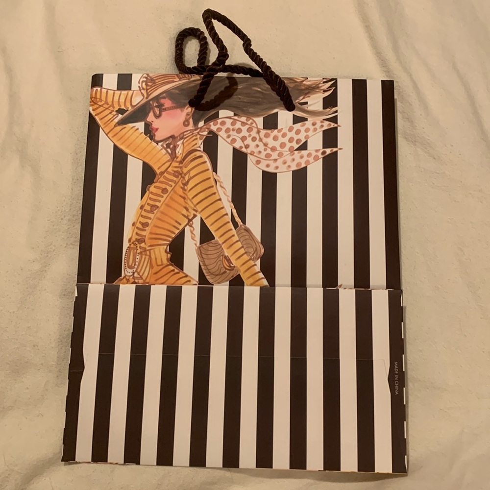Extremely rare and collectible shopping bag from Henri Bendel, discontinued,rare